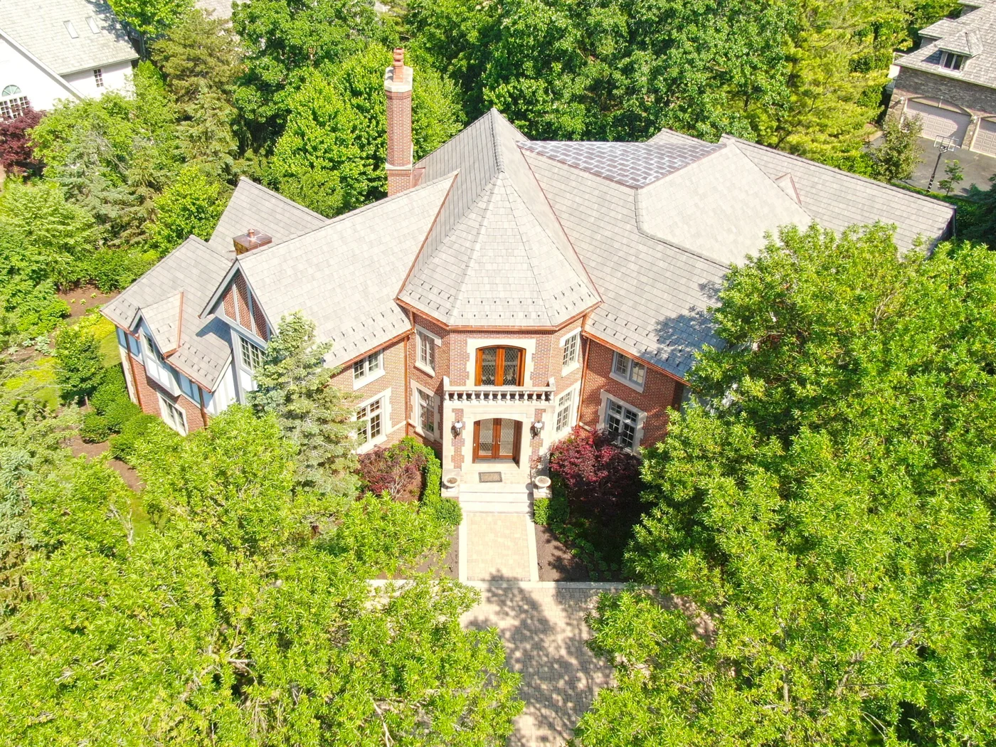 aerial view of new davinci roofscapes roofing system installed by the shake guys based in illinois and wisconsin