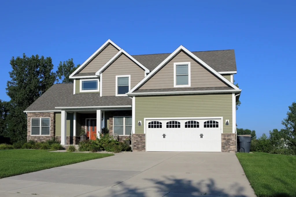 new green siding build