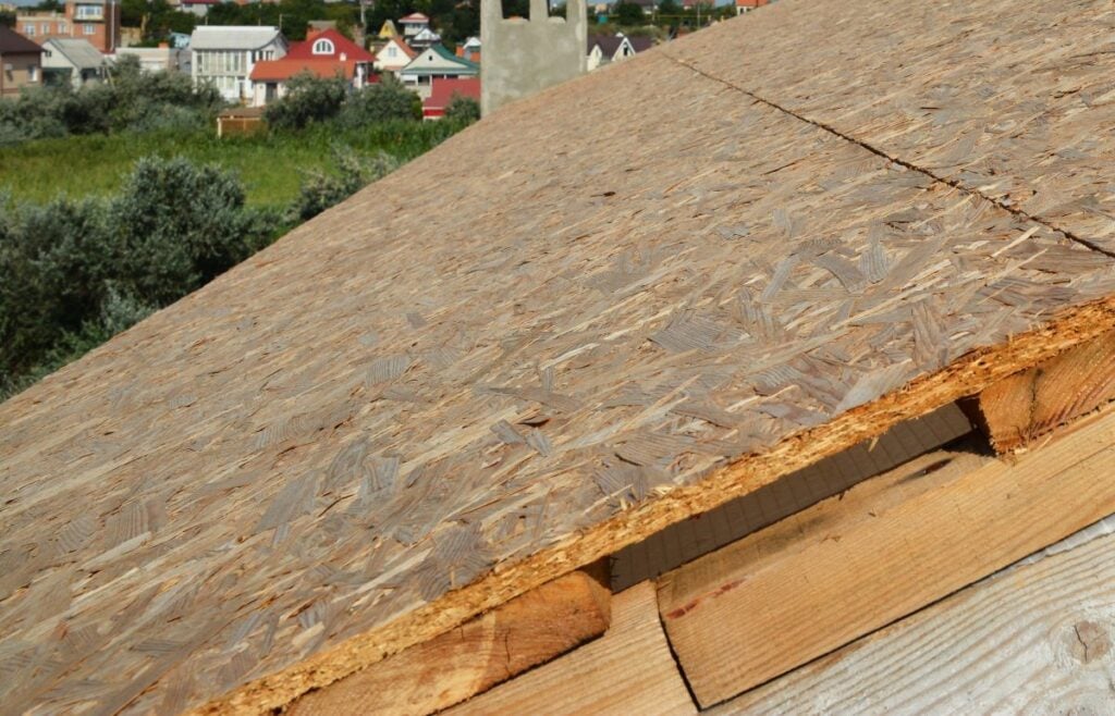 roof sheathing with plywood boards